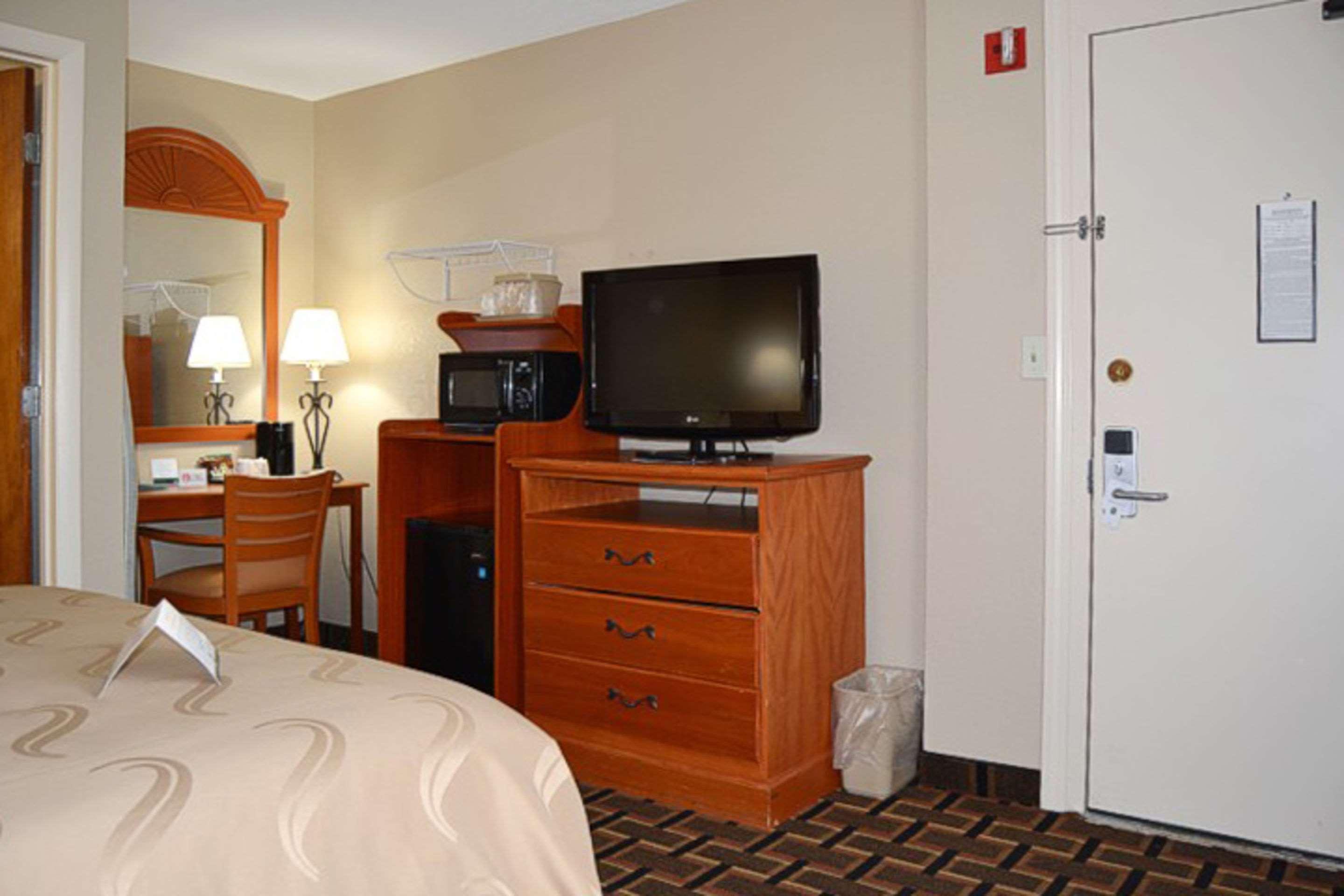 Quality Inn Raynham - Taunton Exterior foto