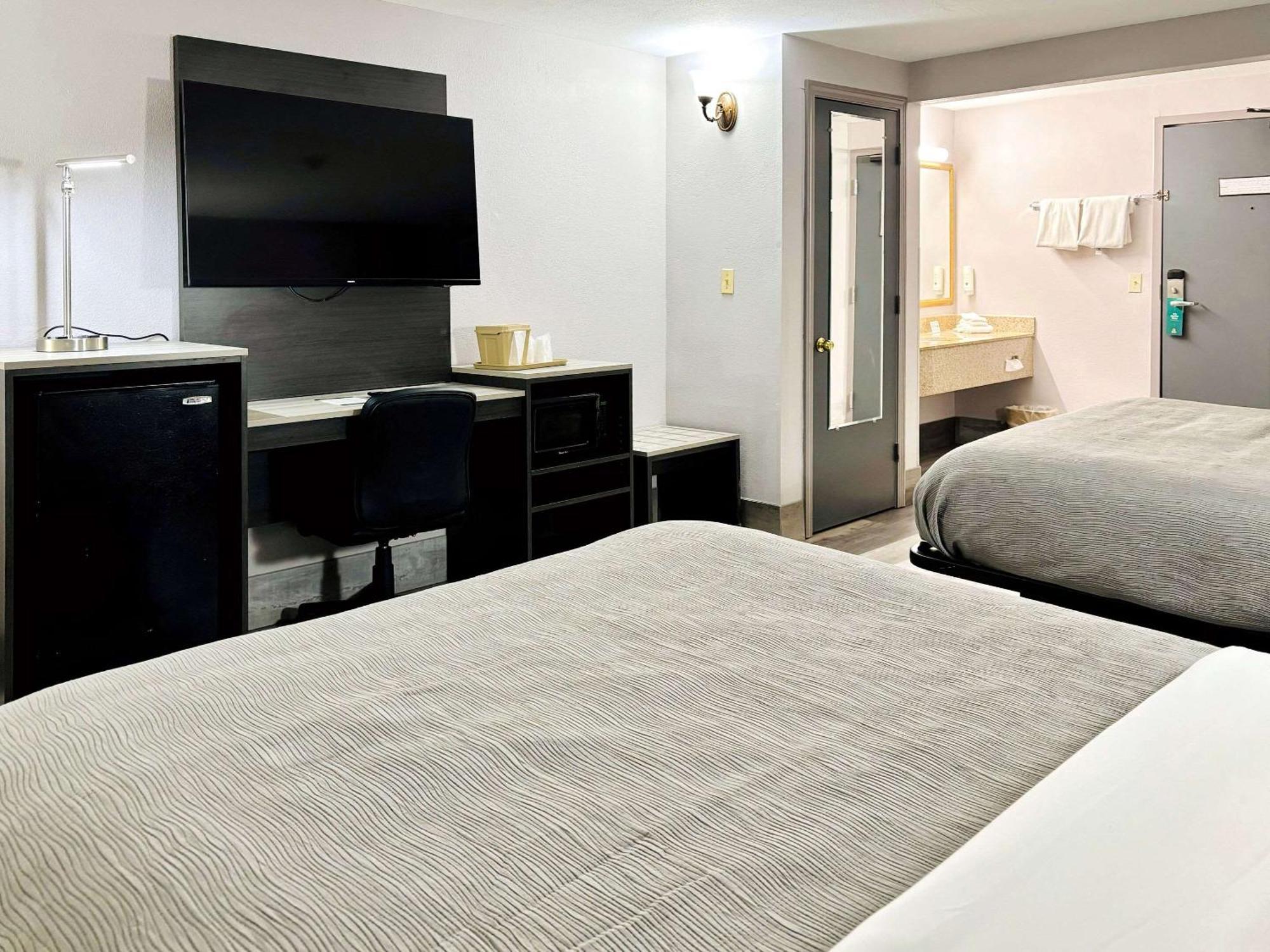 Quality Inn Raynham - Taunton Exterior foto